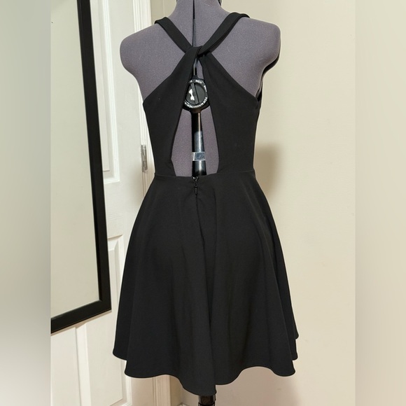 Gently Worn LuLus Black Sleeveless Dress - Picture 2 of 4